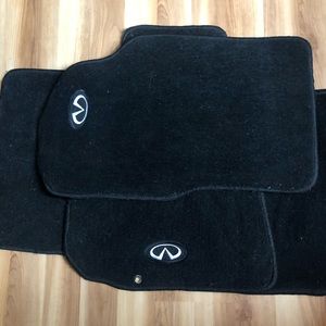 Infiniti G35 Couple 07 Car Mates